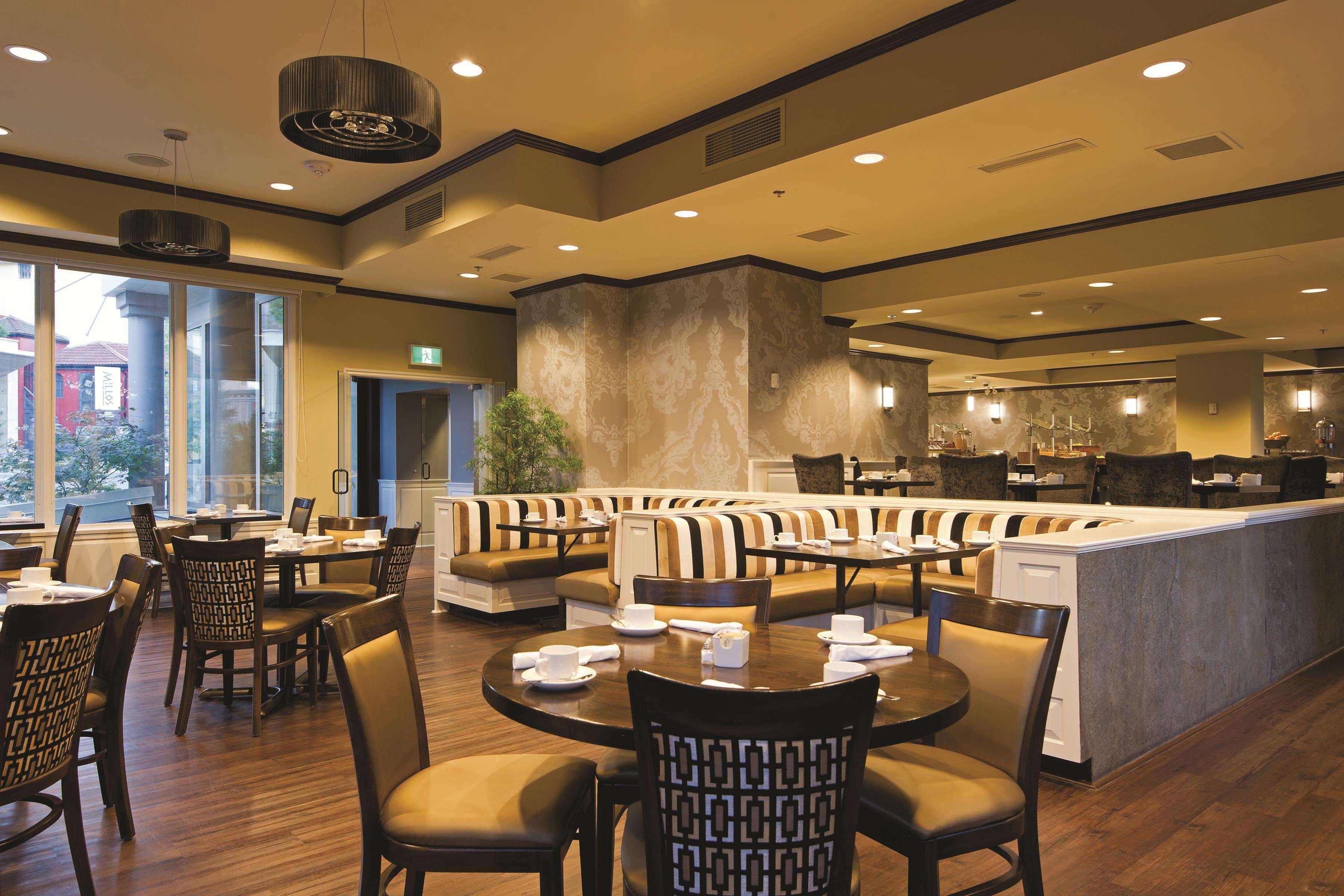 Doubletree By Hilton Hotel & Suites Victoria Ngoại thất bức ảnh
