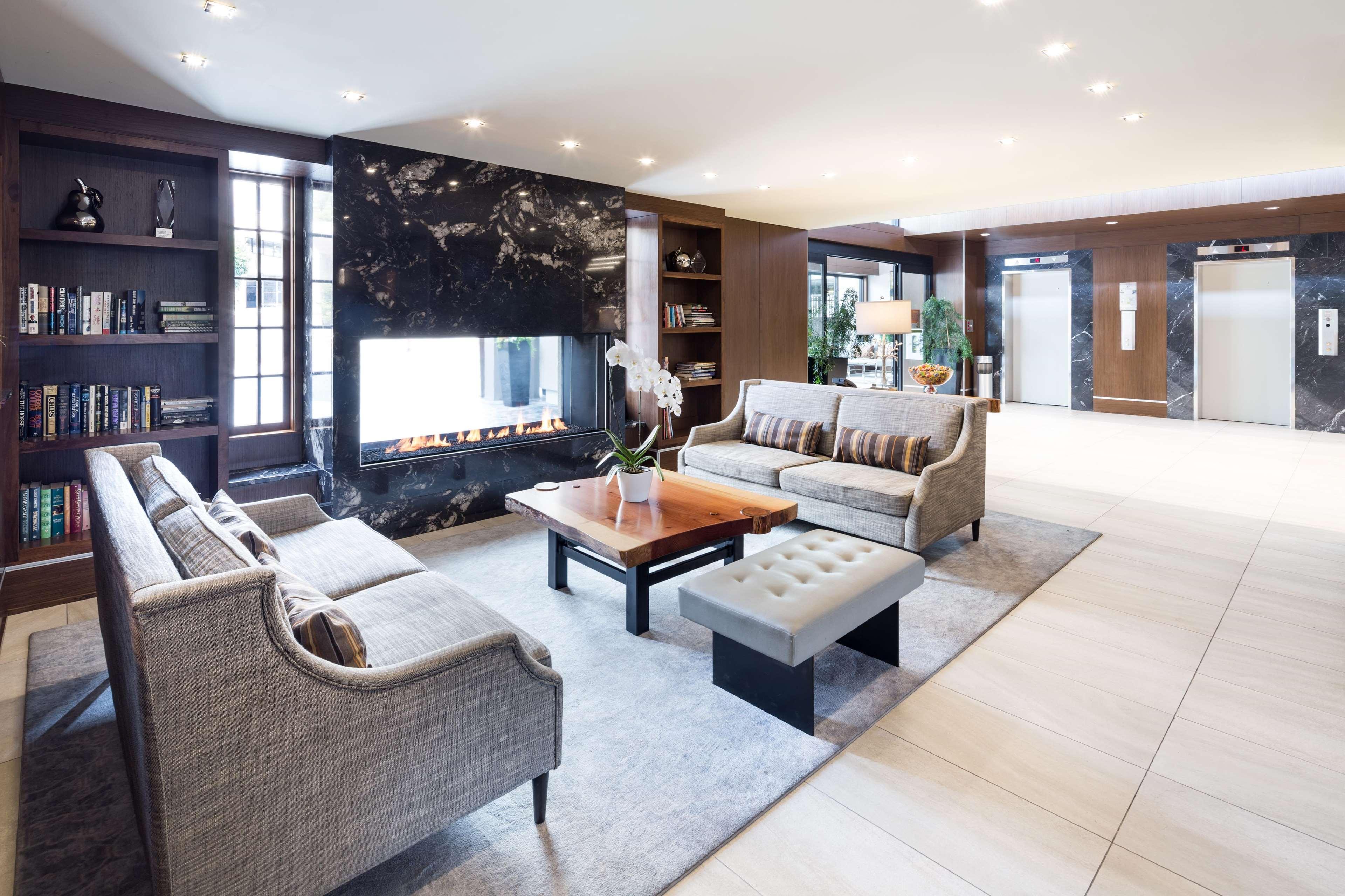 Doubletree By Hilton Hotel & Suites Victoria Ngoại thất bức ảnh