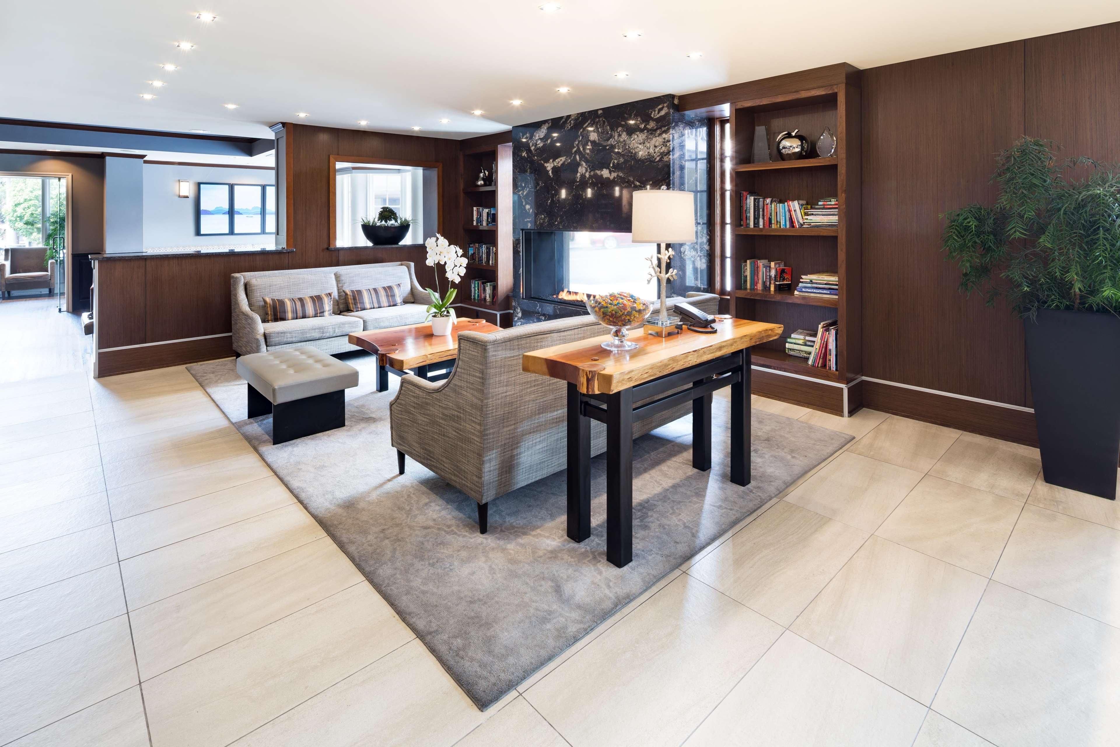 Doubletree By Hilton Hotel & Suites Victoria Ngoại thất bức ảnh