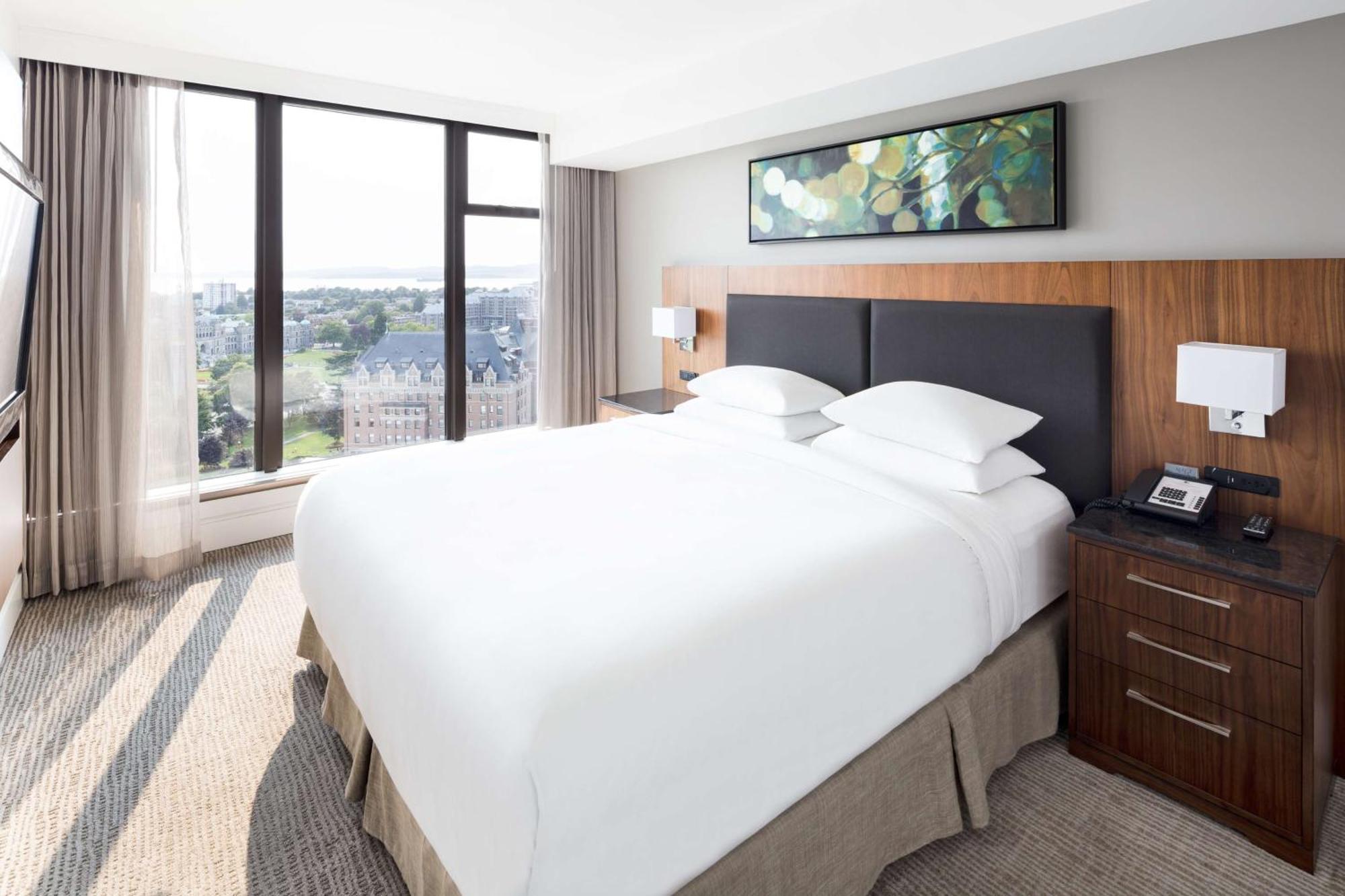 Doubletree By Hilton Hotel & Suites Victoria Ngoại thất bức ảnh
