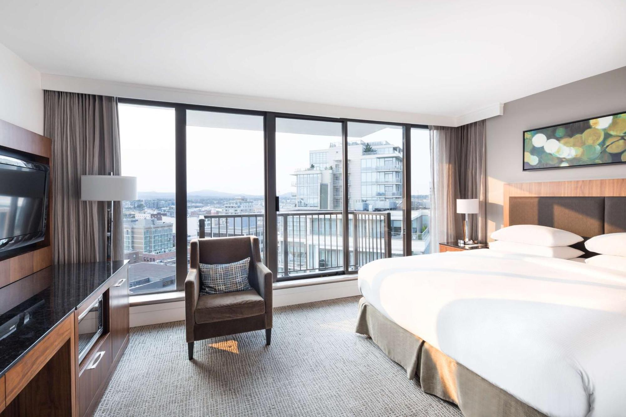 Doubletree By Hilton Hotel & Suites Victoria Ngoại thất bức ảnh