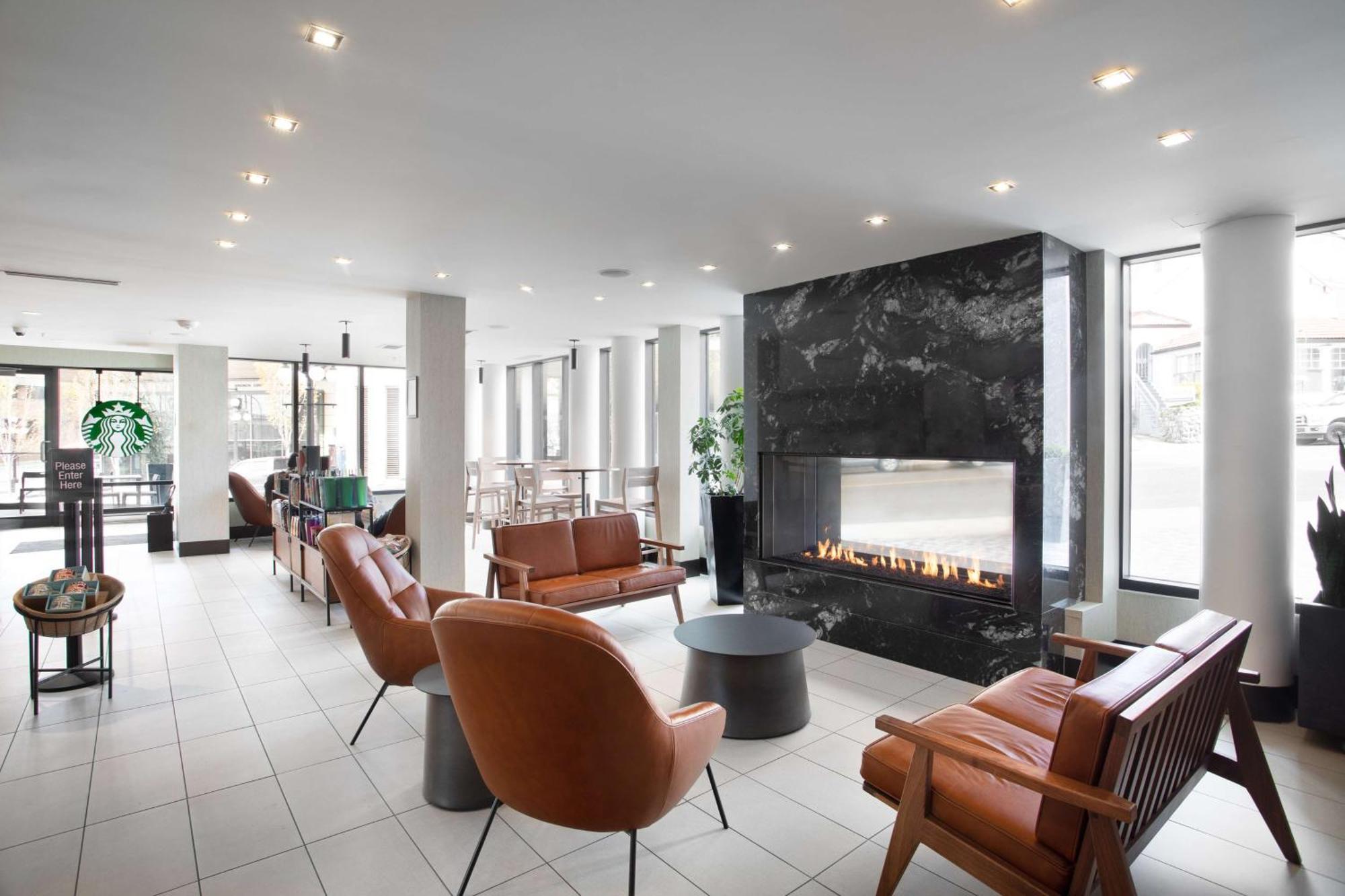 Doubletree By Hilton Hotel & Suites Victoria Ngoại thất bức ảnh