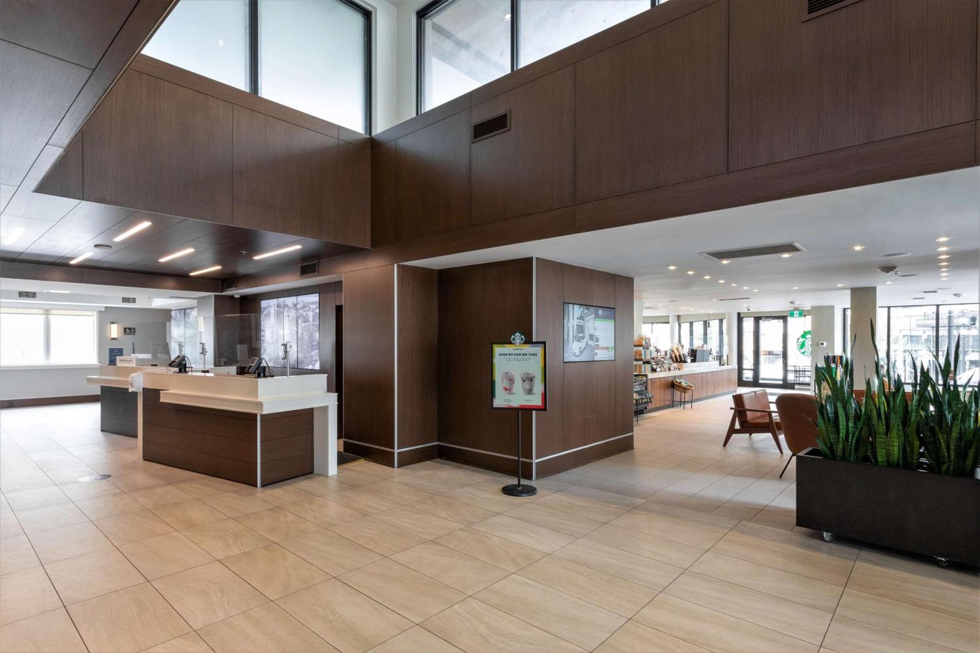 Doubletree By Hilton Hotel & Suites Victoria Ngoại thất bức ảnh