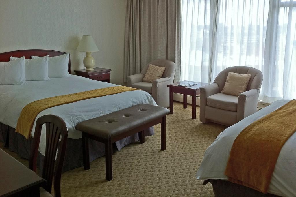 Doubletree By Hilton Hotel & Suites Victoria Ngoại thất bức ảnh